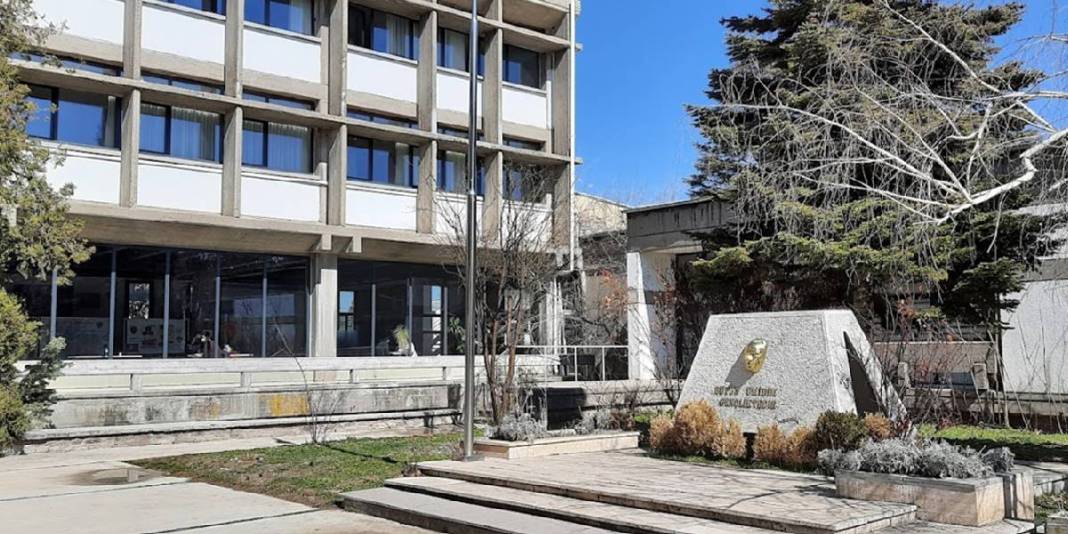 İşte Türkiye'nin en iyi 10 lisesi: Burada okuyanlar hem kendini hem de ailesini kurtarıyor 5